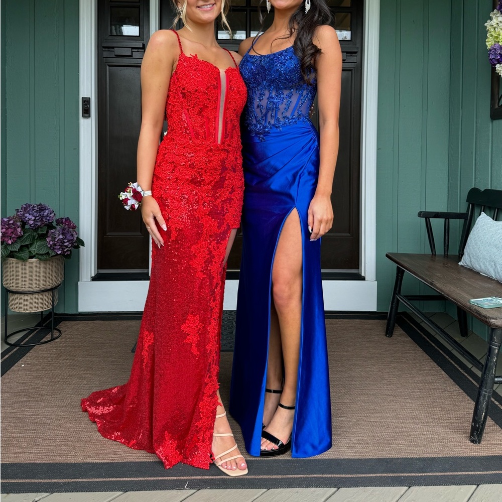 Women’s Sz 2 RED Prom/Formal Dress